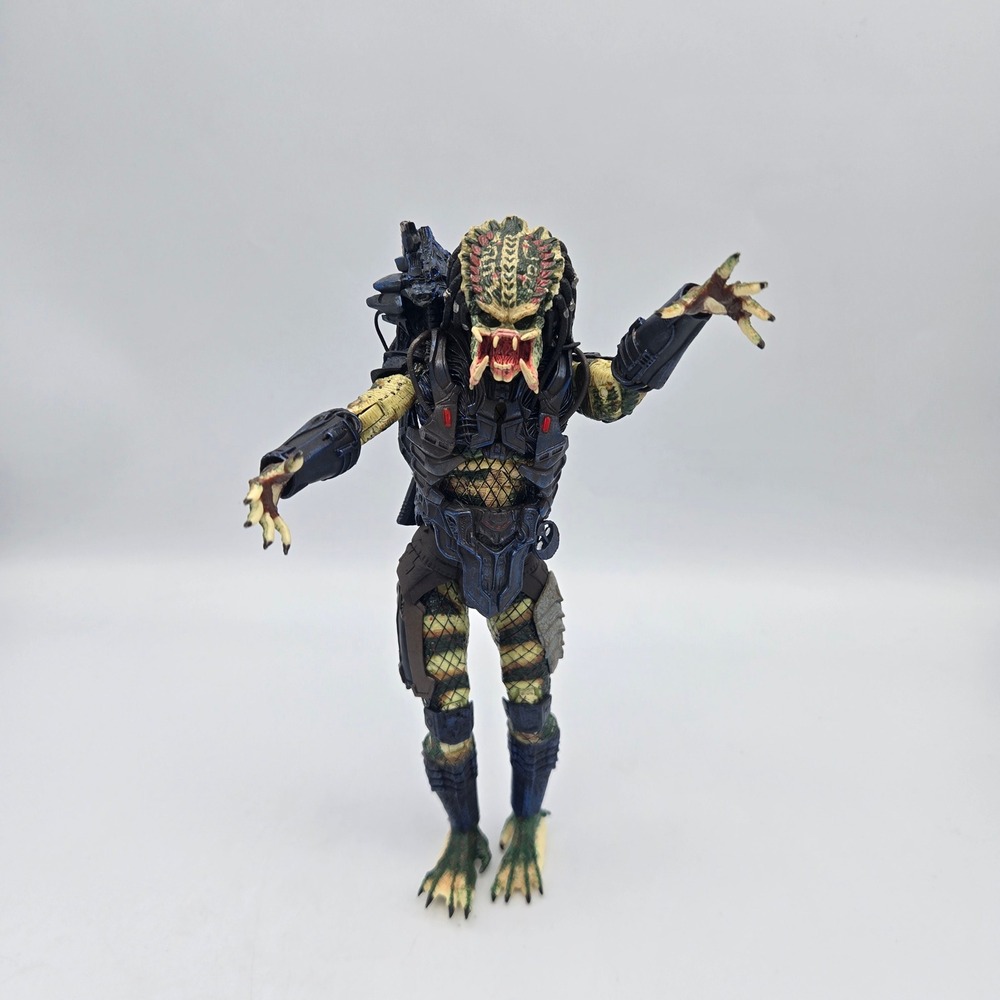 NECA Fugitive Predator Action Figure 8" Open Mouth Poseable No‎ Sword 2018